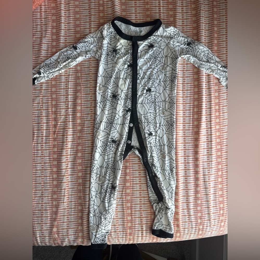 Kyte BABY Black and White Spider Web Kids Pajamas